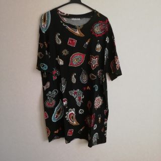 ザラ(ZARA)のペイズリー柄Tシャツワンピース(ひざ丈ワンピース)