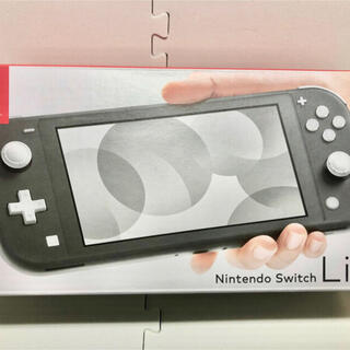 ニンテンドースイッチ(Nintendo Switch)の新品　未使用　Switchライト(携帯用ゲーム機本体)