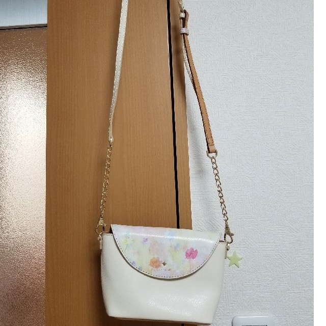 4℃(ヨンドシー)のおぱる様専用☆ルリア4℃ 花柄 チェーン ショルダーバッグ  レディースのバッグ(ショルダーバッグ)の商品写真