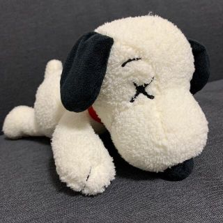 スヌーピー(SNOOPY)のUNIQLO✖️KAWS コラボ商品　スヌーピー　ぬいぐるみSサイズ(ぬいぐるみ)