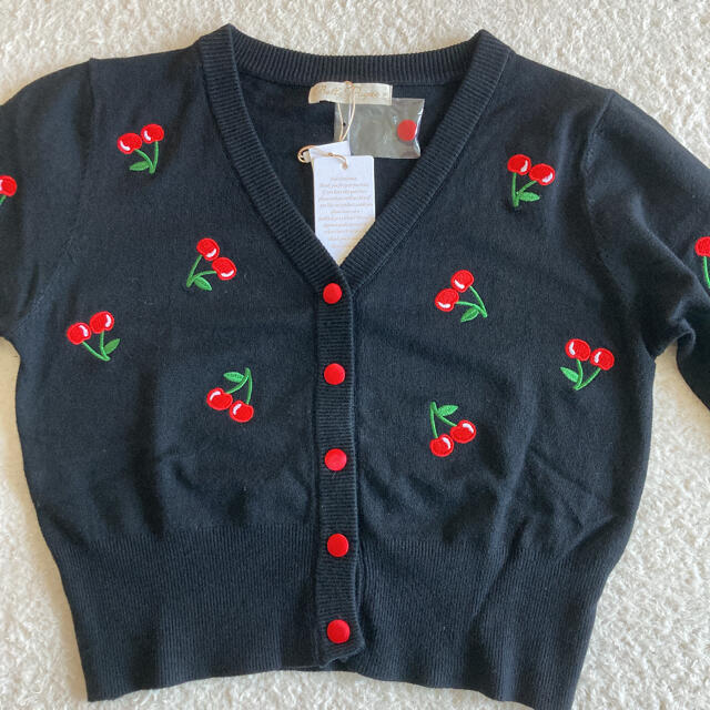 新品✨さくらんぼ柄♡チェリーカーディガンの通販 by Hermy's shop|ラクマ