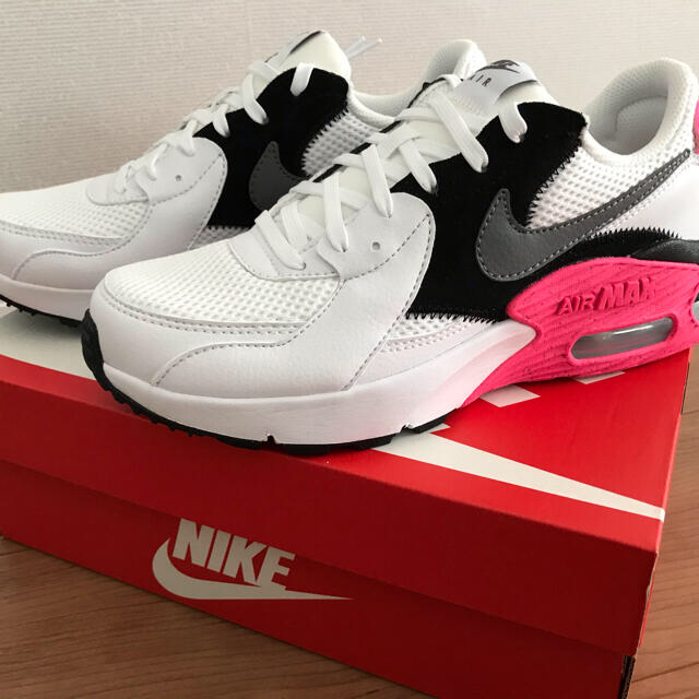 NIKE(ナイキ)の早いもん勝ち❗️新品WMNS NIKE AIR MAX EXCEE 23.5cm レディースの靴/シューズ(スニーカー)の商品写真