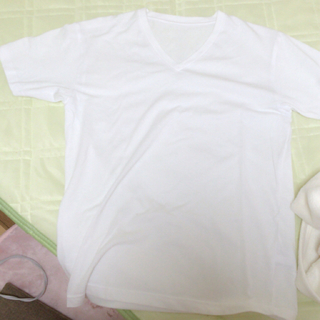 ユニクロ(UNIQLO)のTシャツ 白 ユニクロ(Tシャツ(半袖/袖なし))