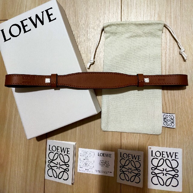 LOEWE ロエベ ブランデッド ショートストラップ (クラシックカーフ) 黒