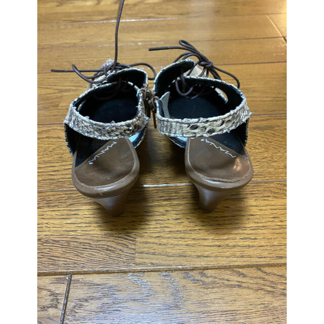 高級☆MANA☆パイソン柄サンダル 38 レディースの靴/シューズ(ハイヒール/パンプス)の商品写真