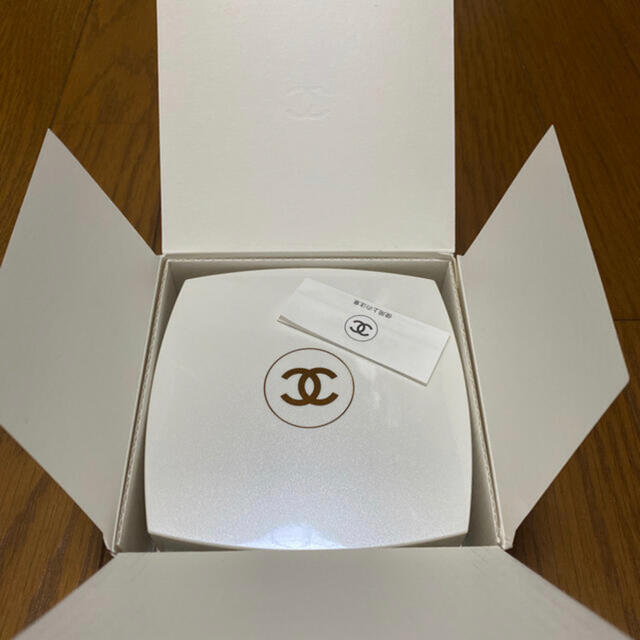 CHANEL(シャネル)の新品　未使用　シャネル　CHANEL ボディパウダー コスメ/美容のボディケア(ボディパウダー)の商品写真