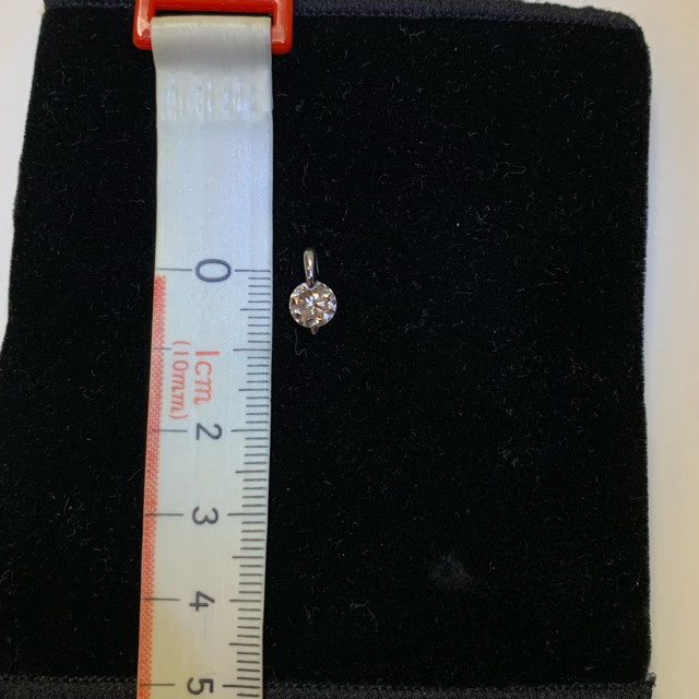 髙島屋(タカシマヤ)のダイヤモンドネックレス　ptペンダントヘッド0.8ct お値下げ中 レディースのアクセサリー(ネックレス)の商品写真