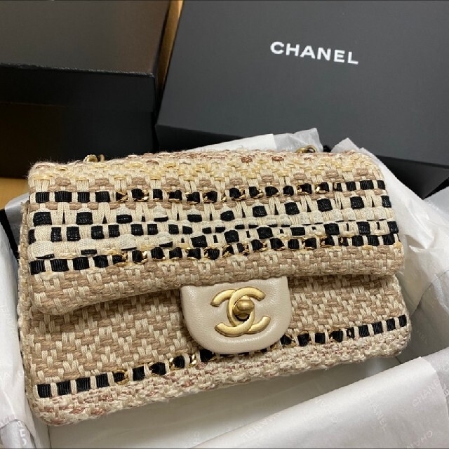 CHANEL(シャネル)のシャネル　フラップ　バック レディースのバッグ(ショルダーバッグ)の商品写真