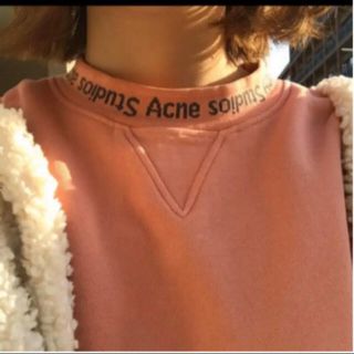 アクネ(ACNE)のacne トレーナー　ピンク　美品　L モックネック  スウェット (スウェット)