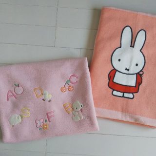 ファミリア(familiar)の 専用 2点セット familiar  ミニケット miffy 綿毛布(毛布)