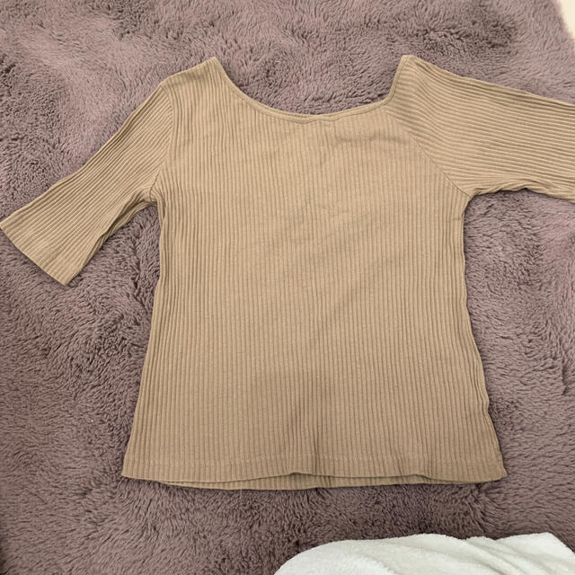 GU(ジーユー)のワンショルダー　Tシャツ　ジーユー  レディースのトップス(Tシャツ(半袖/袖なし))の商品写真