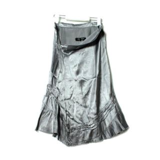 COMME des GARCONS(スカート ・ シルバー/銀色系)のフリマ COMME des GARCONS(スカート ・ シルバー/銀色系)のフリマ