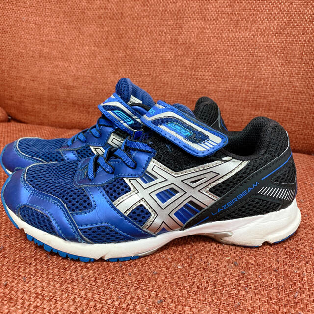 asics(アシックス)のアシックススニーカー キッズ/ベビー/マタニティのキッズ靴/シューズ(15cm~)(スニーカー)の商品写真