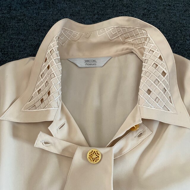 Wacoal(ワコール)の二通りの着方が可　長袖ブラウス　日本製 レディースのトップス(シャツ/ブラウス(長袖/七分))の商品写真