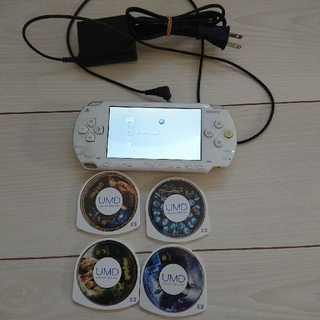 プレイステーションポータブル(PlayStation Portable)の美品☆psp本体。白。動作OK♪バッテリー、充電器、メモリー付き(携帯用ゲーム機本体)