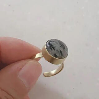 【未使用新品】真鍮と天然石のインドリング　ルチルクォーツ(リング(指輪))
