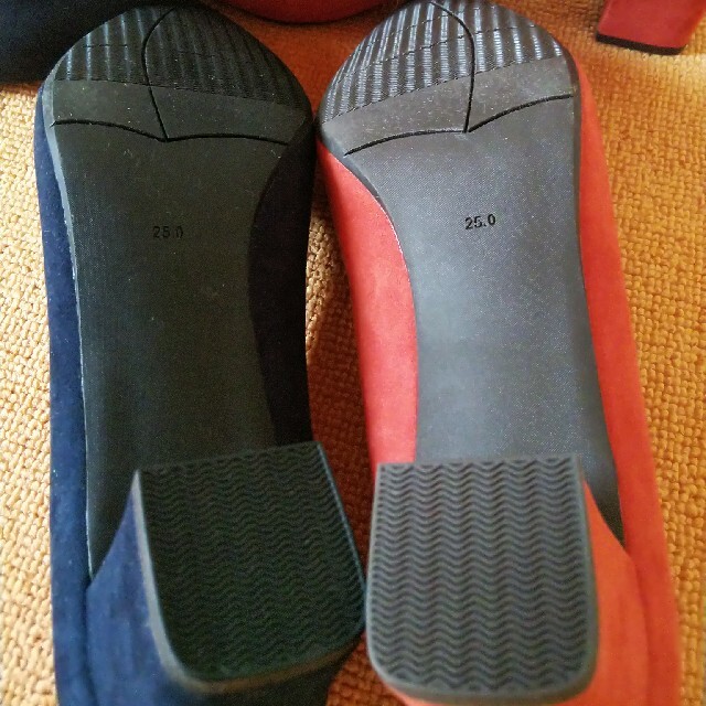 新品　パンプス　2足セット　オレンジとネイビー レディースの靴/シューズ(ハイヒール/パンプス)の商品写真