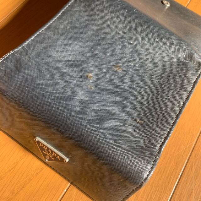 PRADA(プラダ)の⭐️最終です⭐️PRADA 三つ折り財布　皮 レディースのファッション小物(財布)の商品写真