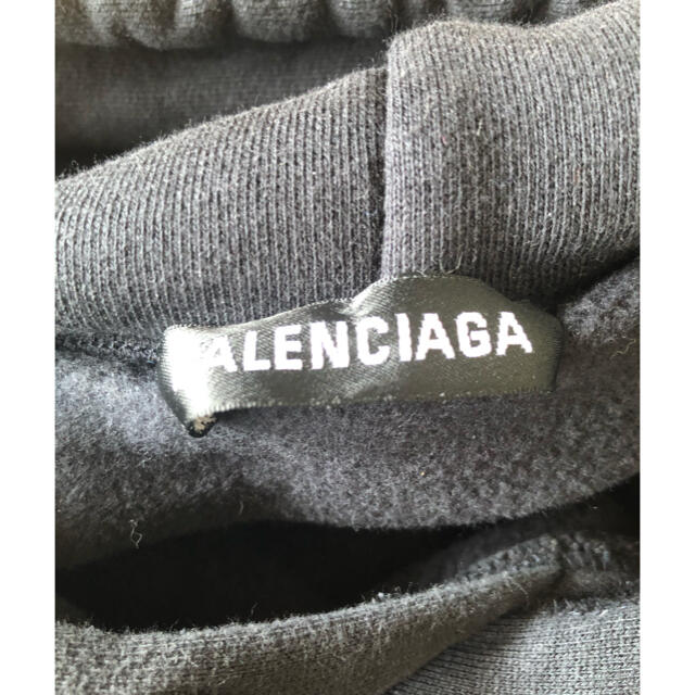 Balenciaga ロゴパーカーの通販 by ちゃね｜バレンシアガならラクマ - バレンシアガ お得豊富な