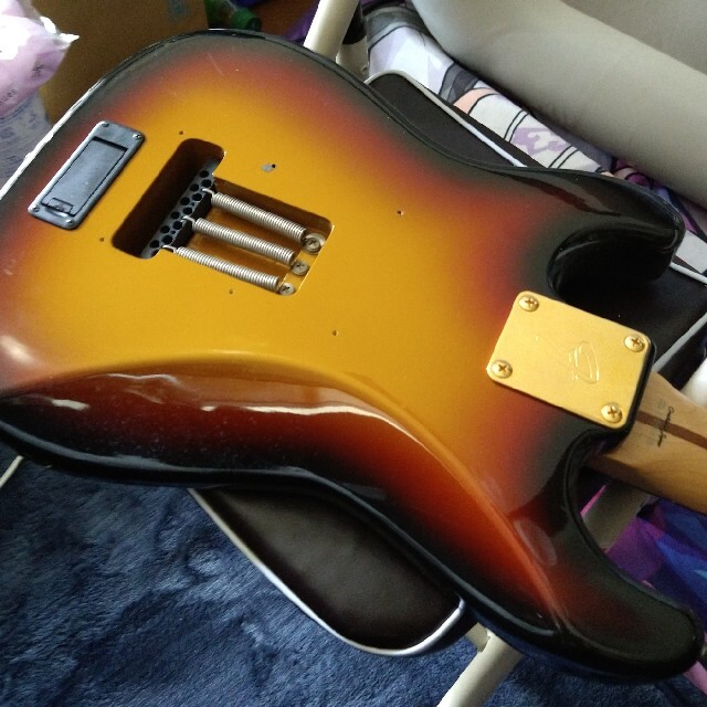 Fender japan st-Champ　EMG搭載　ロックペグ交換 3