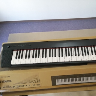 「YAMAHA 電子キーボード　Piaggero　NP−32B」(電子ピアノ)