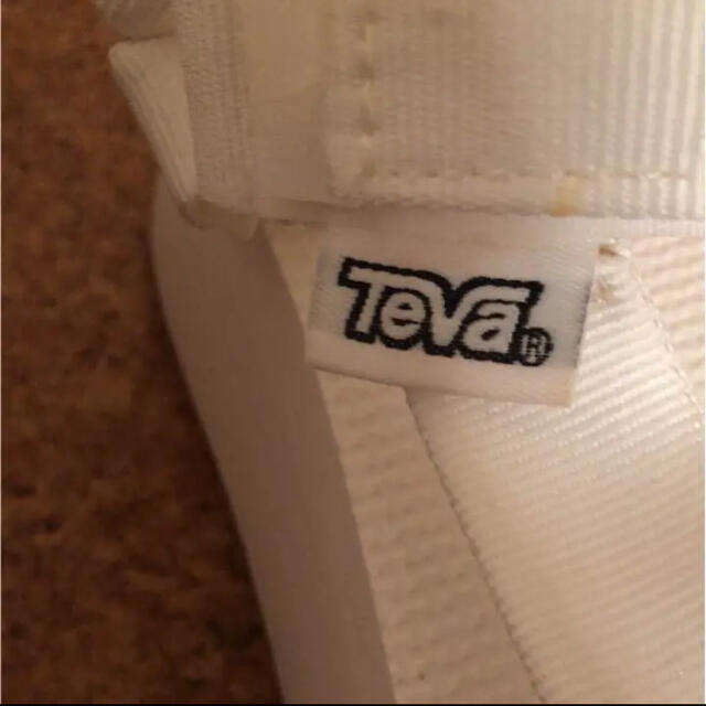 Teva(テバ)のTeva 厚底サンダル　白 レディースの靴/シューズ(サンダル)の商品写真