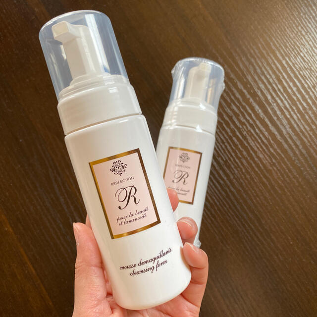 パーフェクショネール クレンジングフォーム 150ml コスメ/美容のスキンケア/基礎化粧品(クレンジング/メイク落とし)の商品写真