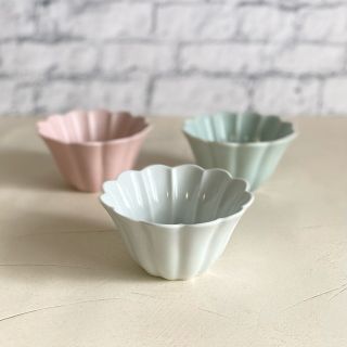 ハサミ(HASAMI)のsale☆波佐見焼 花型ボウル 12cm パステルカラー 小鉢(食器)