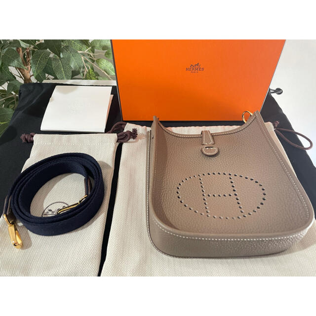 Hermes(エルメス)の新品 未使用 エルメス エブリンtpm トリヨンクレマンス エトゥープ レディースのバッグ(ショルダーバッグ)の商品写真