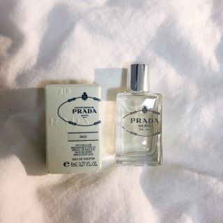 プラダ(PRADA)のPRADA IRIS パルファム8ml(香水(女性用))