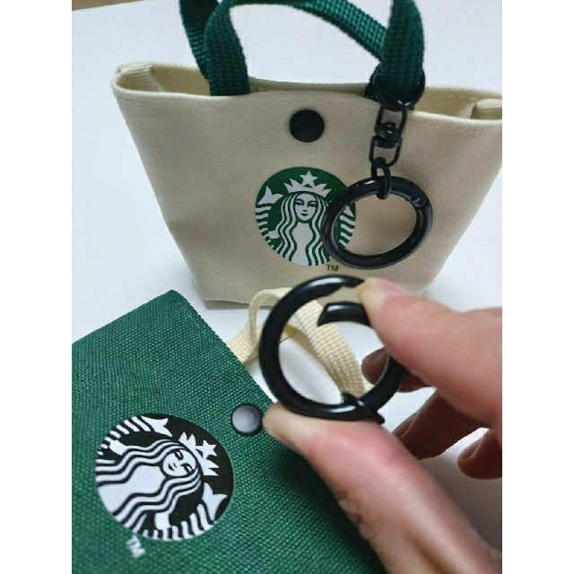 Starbucks Coffee(スターバックスコーヒー)の【韓国スタバ限定】２色セット★スターバックス ミニバッグキーホルダー☆ゼリー付 レディースのファッション小物(キーホルダー)の商品写真