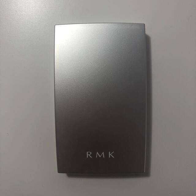 RMK(アールエムケー)のRMK シルクフィット フェイスパウダーP01 コスメ/美容のベースメイク/化粧品(フェイスパウダー)の商品写真