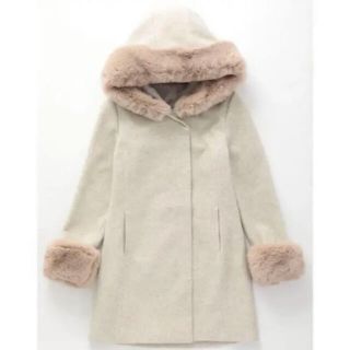 セシルマクビー(CECIL McBEE)の激安価格！新品未使用！セシルマクビー★ファーのフードがかわいい★　コート(ロングコート)