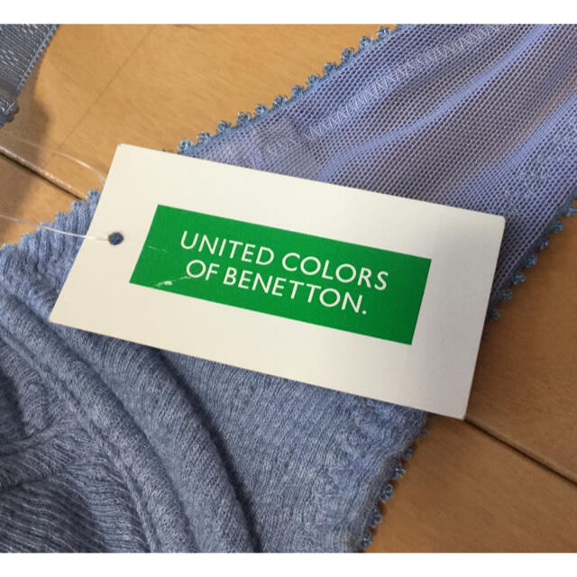 BENETTON(ベネトン)の【新品未使用品！4000円引】ベネトン　ブラジャー 2つセットブルー＆ホワイト レディースの下着/アンダーウェア(ブラ)の商品写真