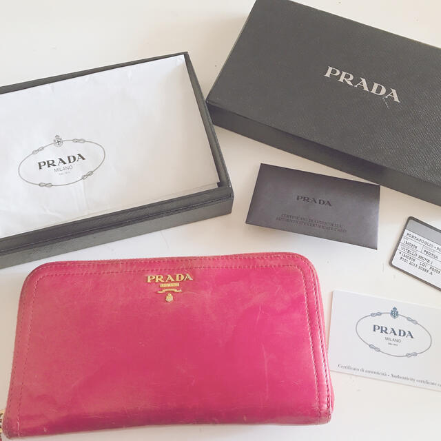 PRADA(プラダ)の【大幅値下げ】PRADA♥財布 レディースのファッション小物(財布)の商品写真