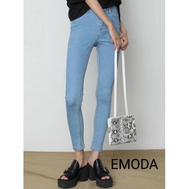 EMODA(エモダ)のEMODA デニムスキニーパンツ　XS レディースのパンツ(スキニーパンツ)の商品写真