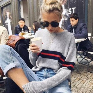 ブランディーメルビル(Brandy Melville)のBrandyMelville (ブランディメルビル) セーター 赤×紺　ボーダー(ニット/セーター)