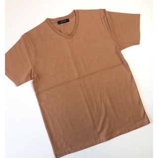 ナノユニバース(nano・universe)の新品　ナノユニバース　Vネック　コットン100％　ブラウン　シャツ　S(Tシャツ/カットソー(半袖/袖なし))