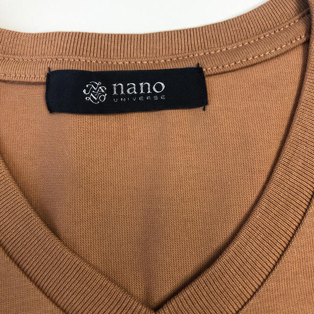 nano・universe(ナノユニバース)の新品　ナノユニバース　Vネック　コットン100％　ブラウン　シャツ　S メンズのトップス(Tシャツ/カットソー(半袖/袖なし))の商品写真
