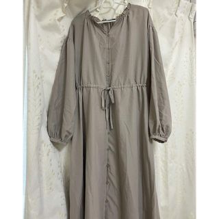 ダブルクローゼット(w closet)のw closet グレーベージュワンピース(ロングワンピース/マキシワンピース)