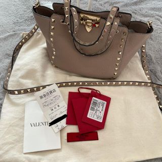 ヴァレンティノ(VALENTINO)の最終値下げ　valentino ロッグスタッズ　バック(ハンドバッグ)