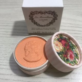 レメルヴェイユーズラデュレ(Les Merveilleuses LADUREE)のレメルヴェイユーズラデュレ　オレンジチーク(チーク)