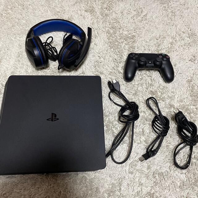 PlayStation4(プレイステーション4)のプレステーション4 ヘッドセット付き エンタメ/ホビーのゲームソフト/ゲーム機本体(家庭用ゲーム機本体)の商品写真