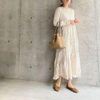 ザラ(ZARA)のZARA シワ加工ワンピース　ドット　S(ロングワンピース/マキシワンピース)