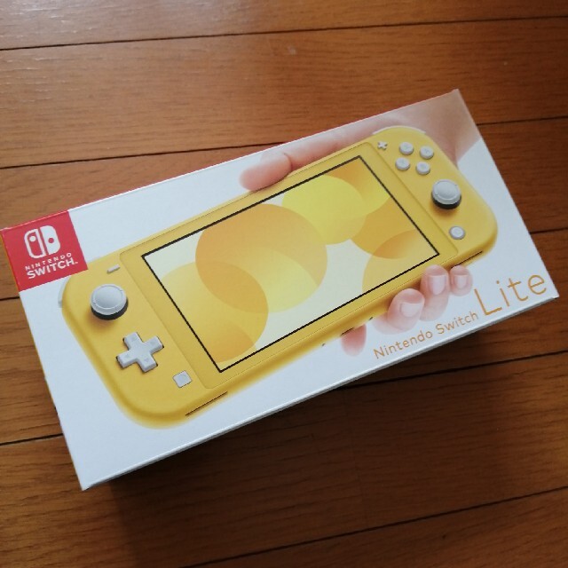 ニンテンドー　スイッチライト　イエロー