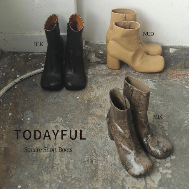 TODAYFUL(トゥデイフル)の美品　ほぼ未使用　箱・袋付き　Square Short Boots レディースの靴/シューズ(ブーツ)の商品写真