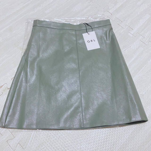 GRL(グレイル)のグレイル　レザー台形ミニスカート レディースのスカート(ミニスカート)の商品写真