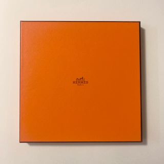 エルメス(Hermes)のHERMES 空箱　(スカーフが入っていたもの)(ショップ袋)