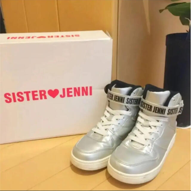 JENNI(ジェニィ)のJENNI シルバーハイカット21.0 キッズ/ベビー/マタニティのキッズ靴/シューズ(15cm~)(スニーカー)の商品写真