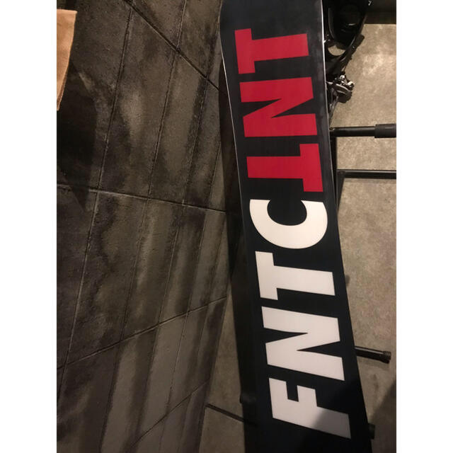 fanatic(ファナティック)のfNTC TNT 19-20 147   FLUX tt けn様専用 スポーツ/アウトドアのスノーボード(ボード)の商品写真